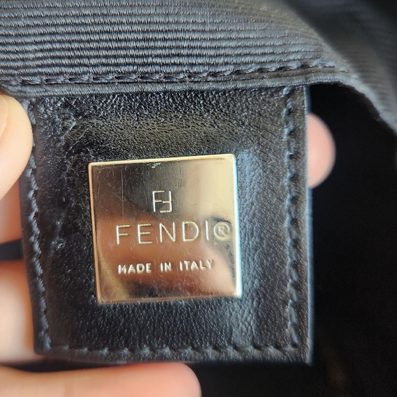 Fendi Roma Vintage Nylon bucket bag - Picture 4 of 8